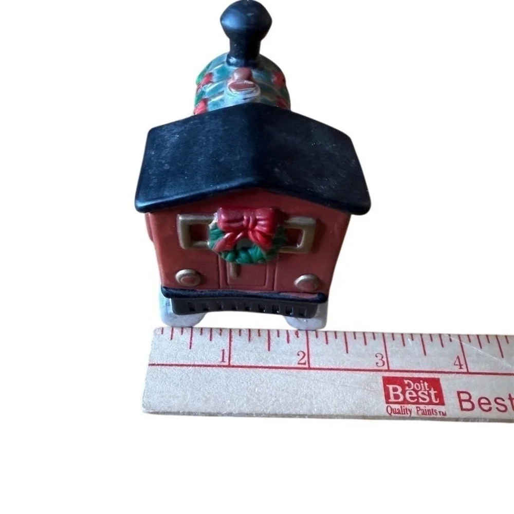 Village Square Christmas‎ Train Locomotive Engine Figurine 1994 Green Red 2A